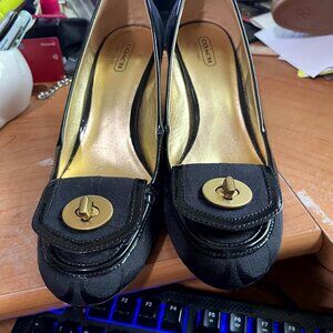 COACH CYBEL CLASSIC  BLACK CLOTH TURNLOCK PUMPS 3" HEEL LIKE NEW